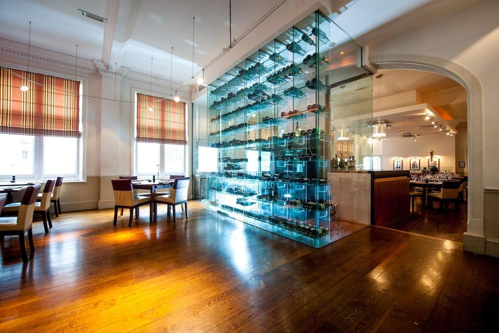 Abode Hotel 4*