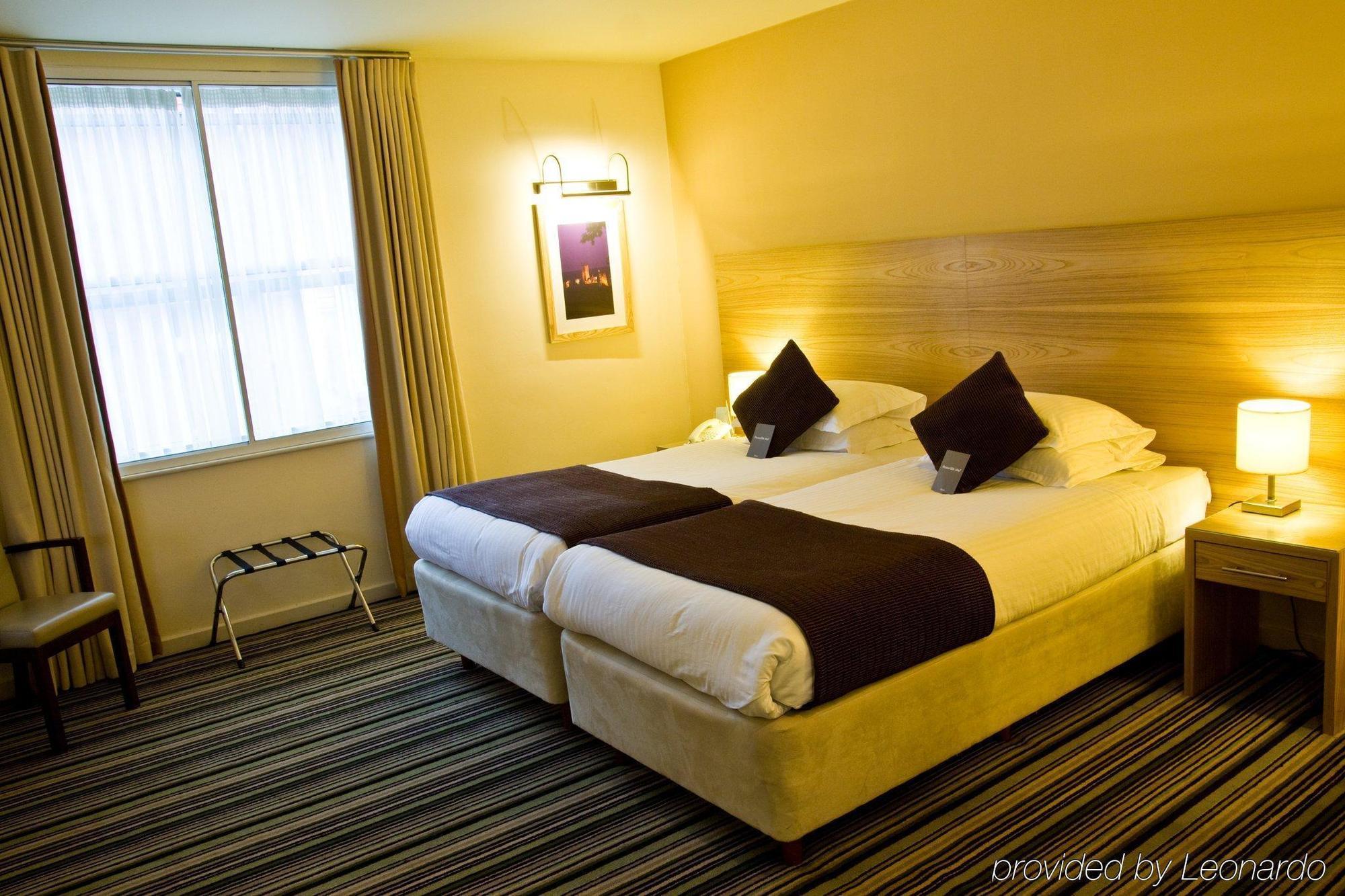 Abode 4*