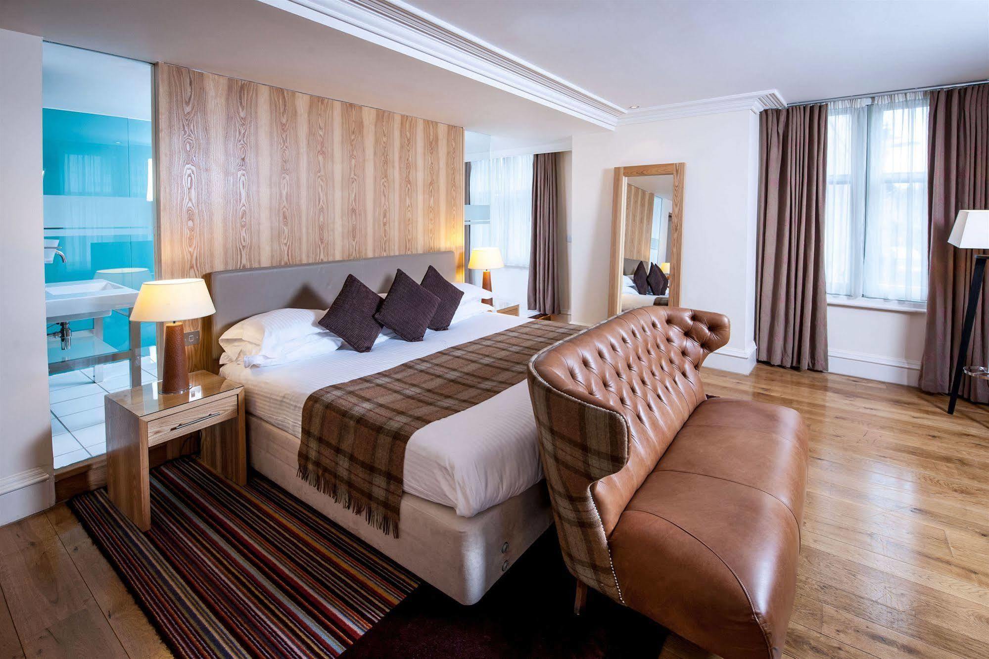 Abode 4*